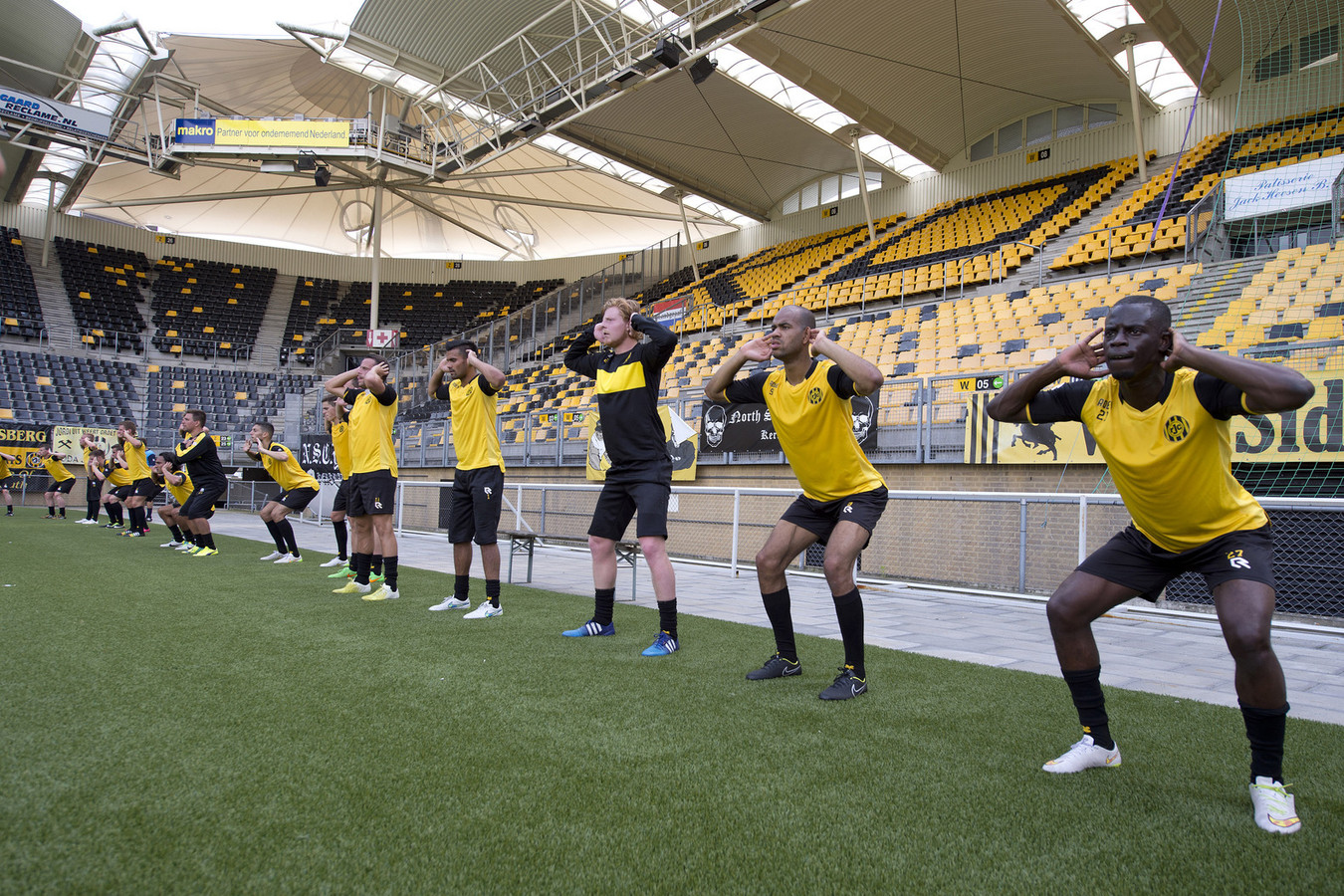 Roda JC gaat ondergronds om groepsgevoel te versterken | Foto | bndestem.nl