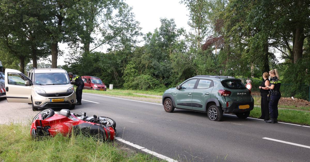 Motorrijder raakt gewond bij ongeval in Sint-Oedenrode, traumahelikopter gealarmeerd.
