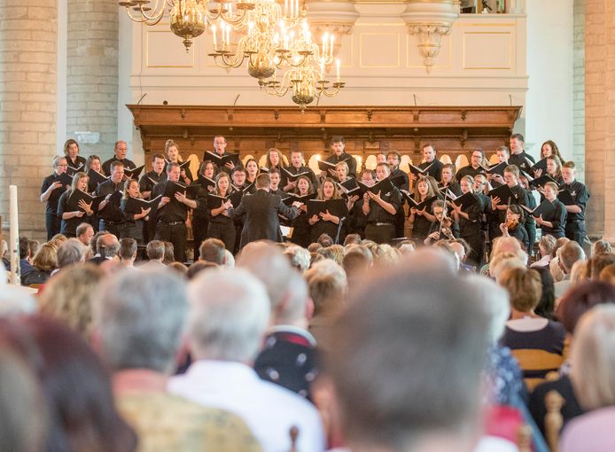 Dordt University Choir in Kapelle.