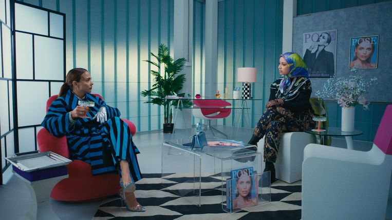 Georgina Verbaan en Meryam Khaldi in Katwalk Beeld AvroTros