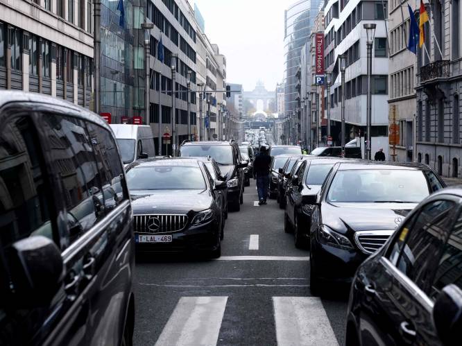 Brusselse oppositie maakt brandhout van regering-Vervoort na Uber-uitspraak: “Volkomen absurd”