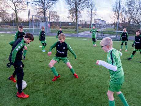 Voetbalvereniging Zeelandia Middelburg krijgt hoofdveld van kunstgras 