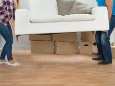 ‘Vrijgezellen houden gezinswoningen vast’ en dus koppelt woningcorporatie ze aan elkaar