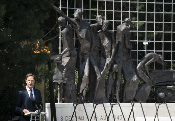 Premier Mark Rutte houdt in 2020 een toespraak bij het Indisch Monument tijdens de nationale herdenking van het einde van de Tweede Wereldoorlog in voormalig Nederlands-Indië.