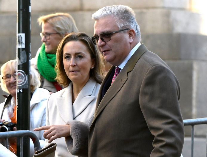 Prins Laurent en zijn vrouw worden achtervolgd door geruchten dat ze al maanden uit elkaar zijn. Royaltykenners hebben daar echter hun twijfels over.