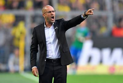 Peter Bosz blijft aan kop met Dortmund