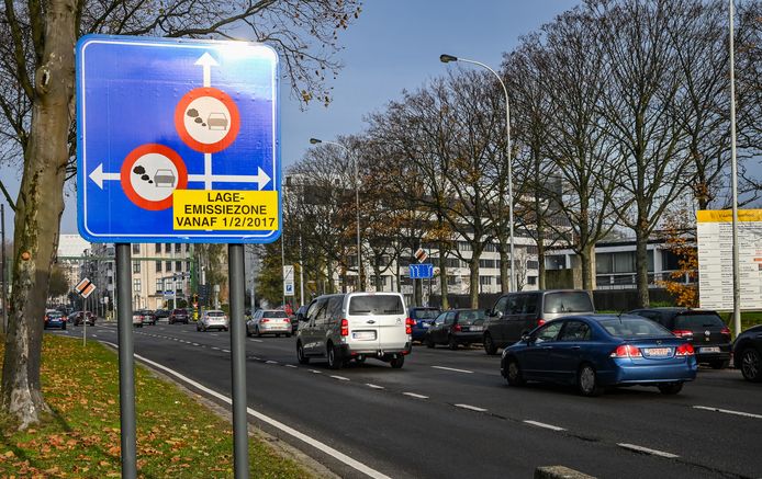 Lage emissie zone borden in Antwerpen