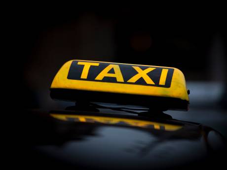 Vrouw met elf DNA-sporen in haar slipje beschuldigt taxi-chauffeur van verkrachting: ‘Heel vervelende rit’