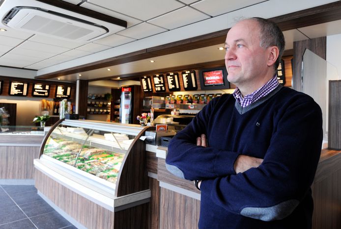 Uit het archief: Robère Lepoutre in zijn zaak in Wijchen