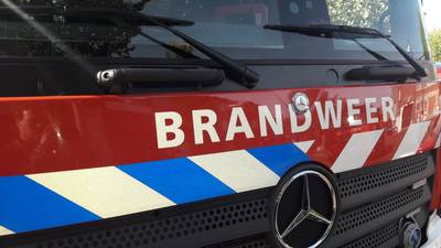 Bestelbus vliegt twee keer in brand op A15