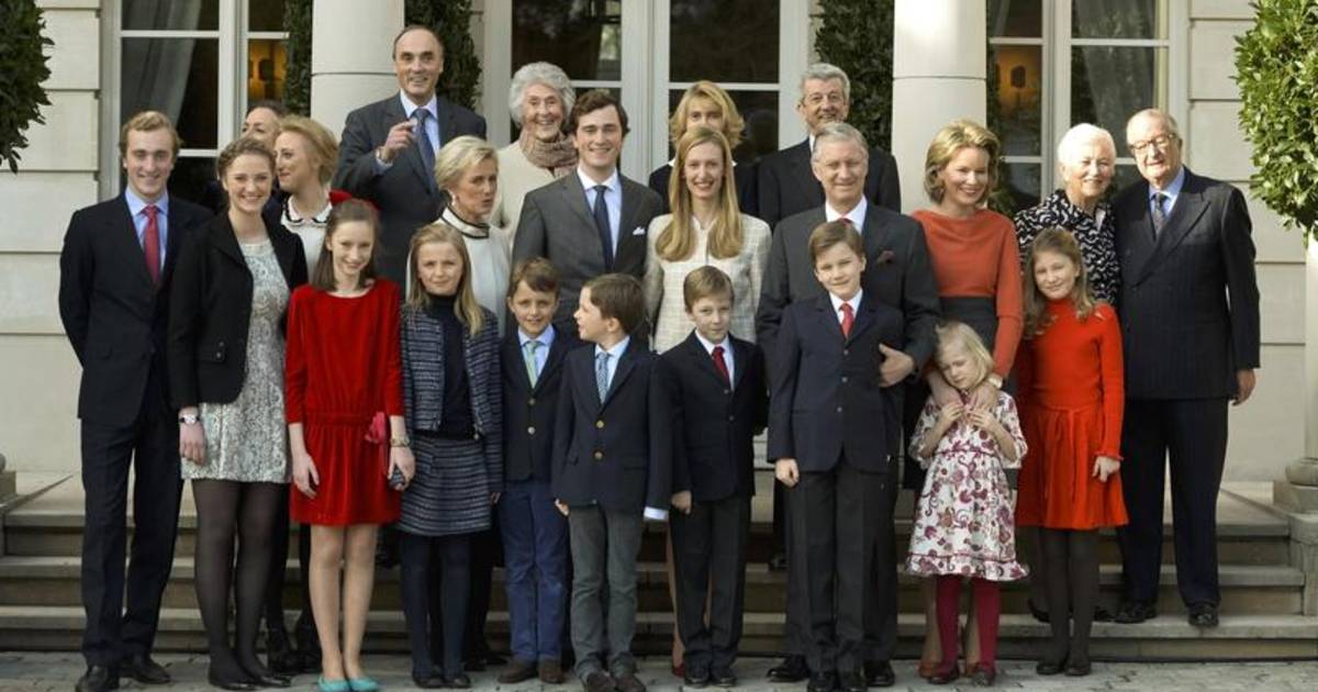La famille royale presque au complet partage sa joie Monarchies