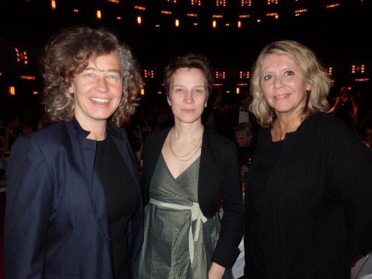 Marjolijn Bronkhuysen, Giovanna Fossati en Sandra den Hamer, allen van het Eye Film Instituut, hoeder van een goudmijn met een filmpje of 40.000 Beeld Schuim