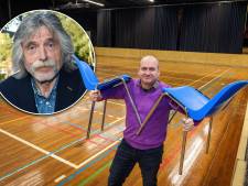 Show Johan Derksen in Steenwijk kan door slimme truc ‘gewoon’ doorgaan in volle zaal