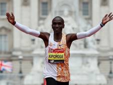 Kipchoge wint in Londen 10de marathon op rij in tweede tijd ooit