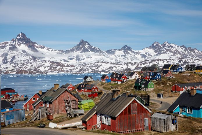 Het stadje Tasiilaq in Groenland.