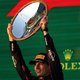 In alle chaos van GP van Australië wint Verstappen en blijft De Vries weinig bespaard