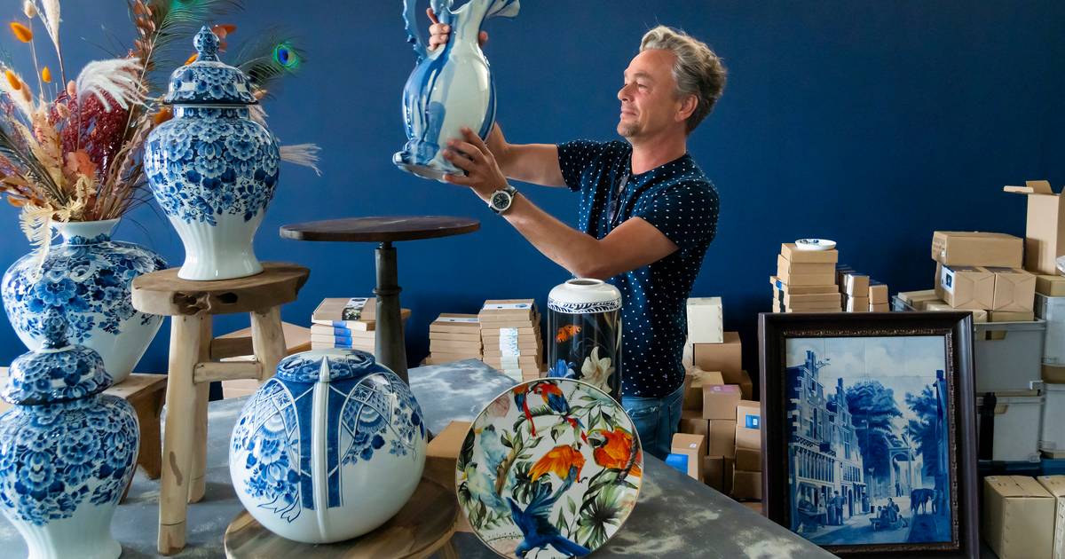 Fabriekswinkel met Delfts Blauw aardewerk in Putten | Putten |