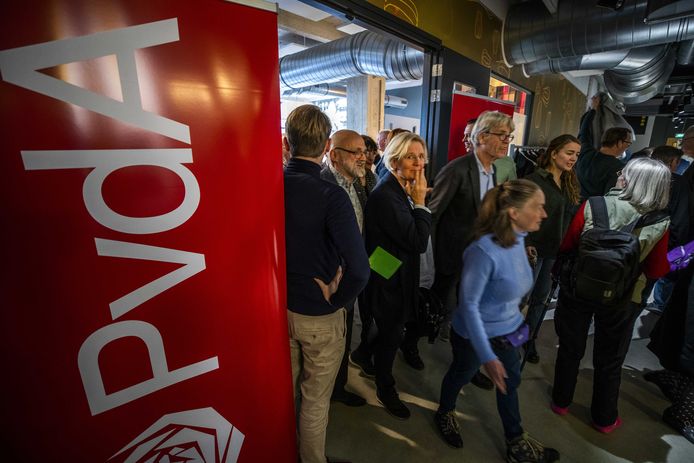 Zo'n driehonderd PvdA-leden hebben tijdens een ledenraad in Eindhoven ingestemd met radicale stikstofmaatregelen.