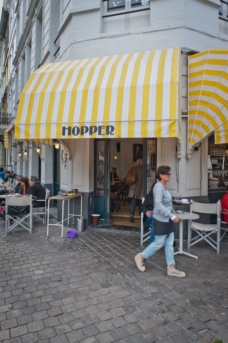 Café Hopper op de Leopold de Waelplaats op het Antwerpse Zuid. Beeld BELGA