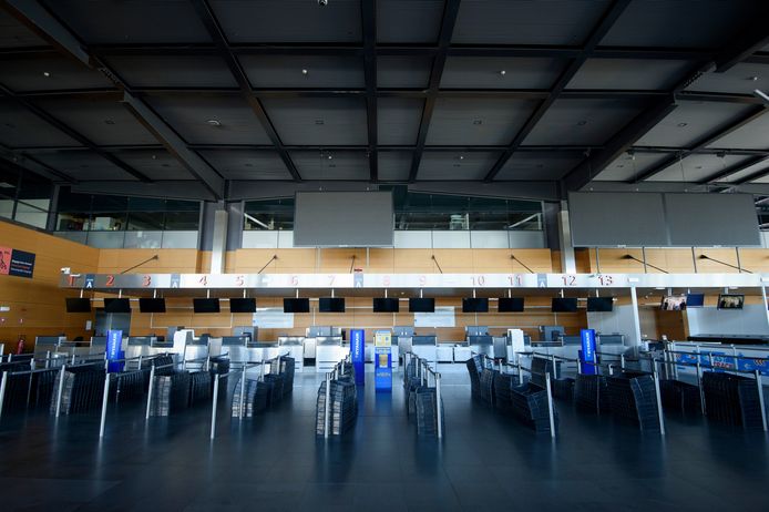 Aéroport désert à Charleroi, en avril