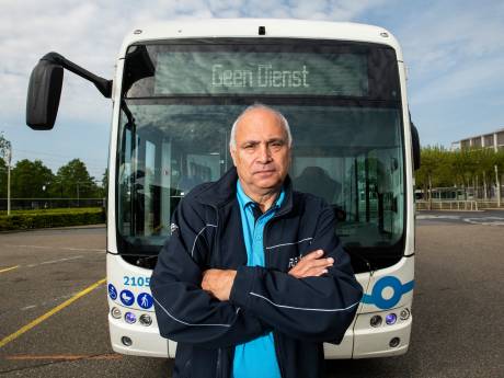 Buschauffeur Henk blijft staken, ook al kost hem dat 50 euro per dag: ‘Dat mis je eind van de maand dus wel’