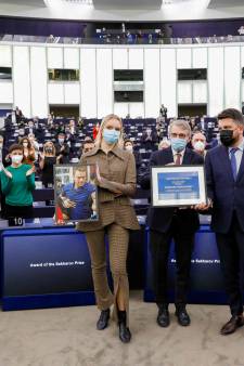 Dochter Navalny neemt prijs vader in ontvangst