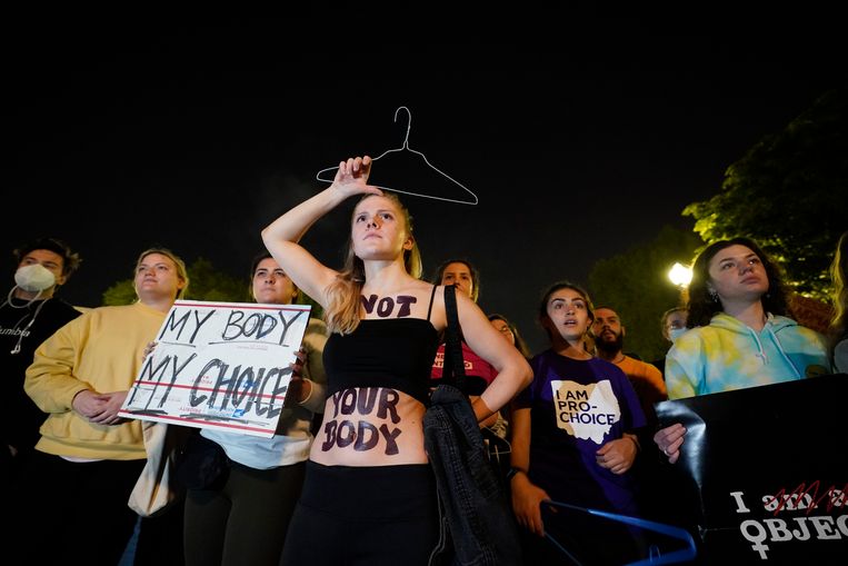 Een demonstratie voor het abortusrecht in Washington, nadat uitlekte dat het Hooggerechtshof van plan is het federale recht op abortus te schrappen.  Beeld AP