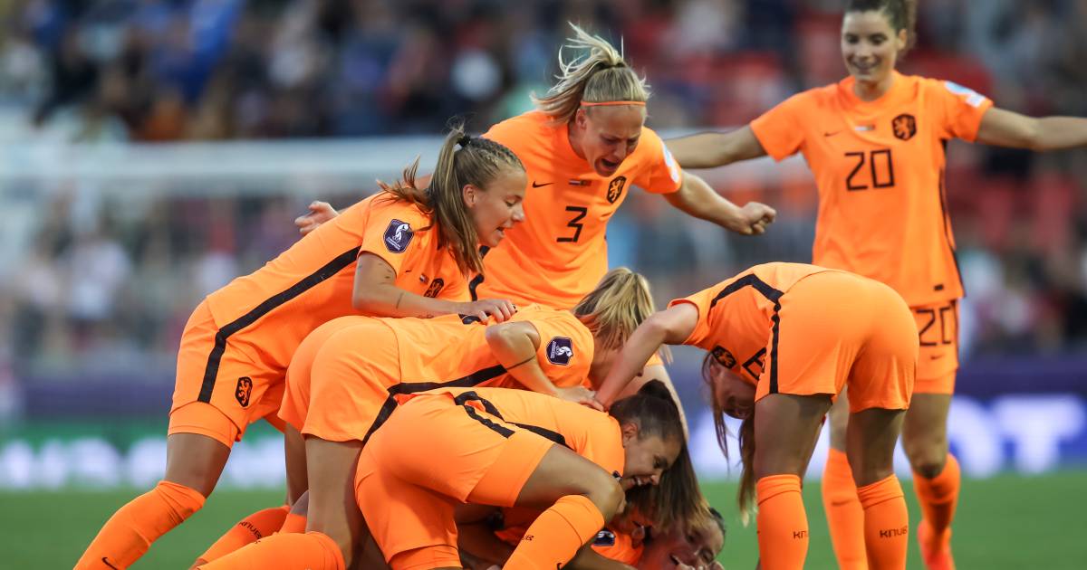 herwinnen komen goedkoop Oranje Leeuwinnen worstelen zich dankzij prachtgoal Van de Donk langs  Portugal, kwartfinale gloort | Instagram | AD.nl