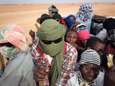 Bijna 600 door Algerije uitgewezen migranten gered in woestijn van Niger