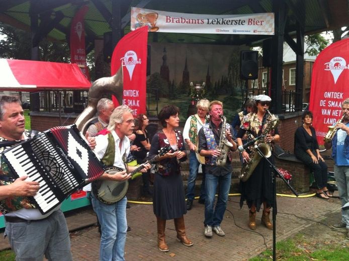 Ambiance op Historisch Bierfestival in Hilvarenbeek.