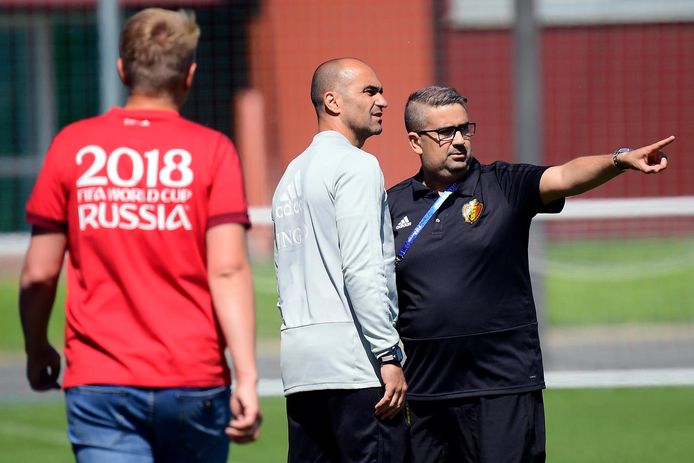 El Habchi overlegt met bondscoach Roberto Martínez tijdens het WK 2018 in Rusland.