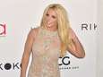 Vader eist geld van Britney Spears