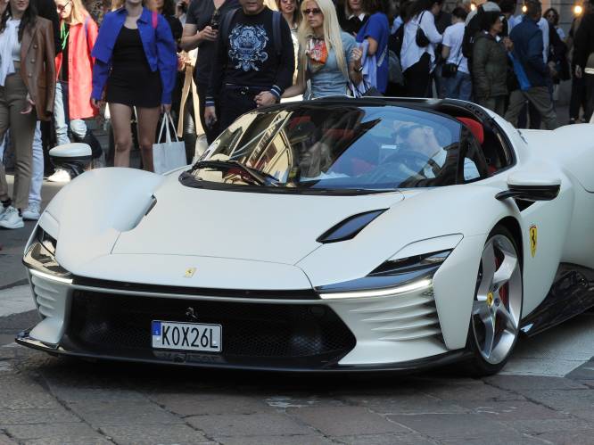 Superexclusief én prijskaartje van meer dan 2 miljoen euro: de nieuwste Ferrari van Zlatan Ibrahimovic doet monden openvallen