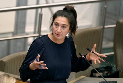 “Il faut tout de même oser!”: Zuhal Demir s’emporte après une question sur la précarité menstruelle à l'école