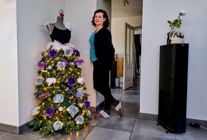 Londen Bladeren verzamelen Sortie Geen kerstboom, maar kerstpaspop voor Danielle: 'Een boom is maar een saai  ding eigenlijk' | Dordrecht | AD.nl