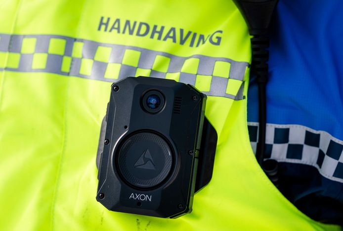 De Bornse boa's beschikken sinds maart over een bodycam, maar volgens D66 kunnen ze onvoldoende rekenen op tijdige assistentie van de politie. Ook bij incidenten met geweld.