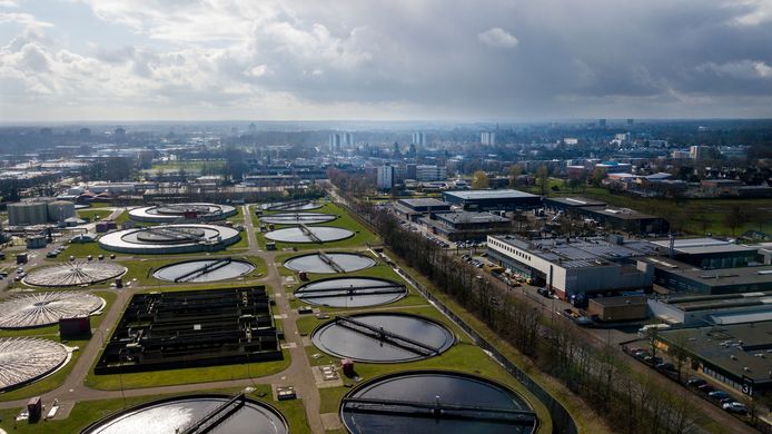 Een van de mogelijke bronnen van duurzame warmte voor de wijk Kerschoten: de rioolwaterzuivering die vrijwel letterlijk om de hoek ligt.