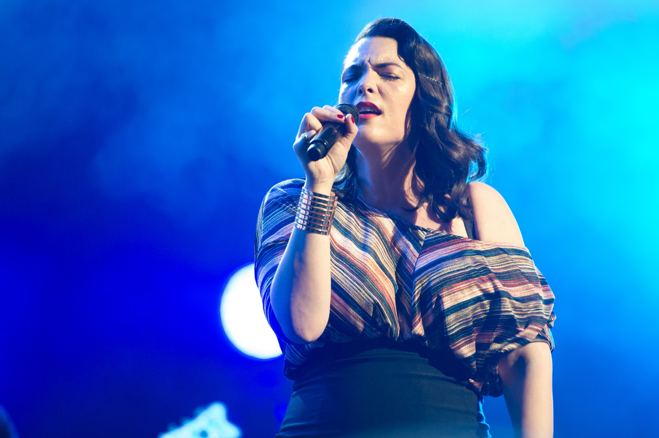 Caroline van der Leeuw stopt als Caro Emerald ‘Het overkwam me en daar