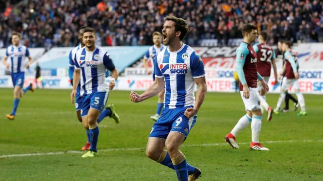 Internetheld Will Grigg schiet West Ham United uit FA Cup