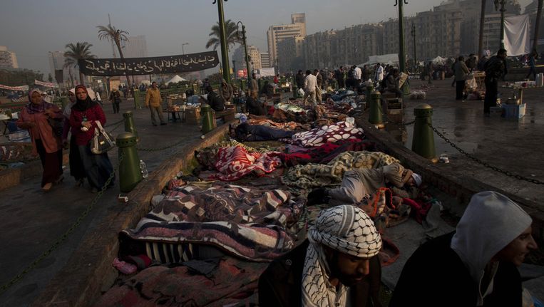Demonstranten slapen op het Tahrirplein. Beeld ap
