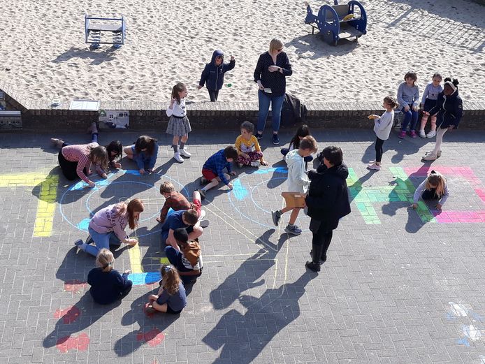 De leerlingen van 't Marktschooltje waren vandaag creatief aan de slag op de speelplaats