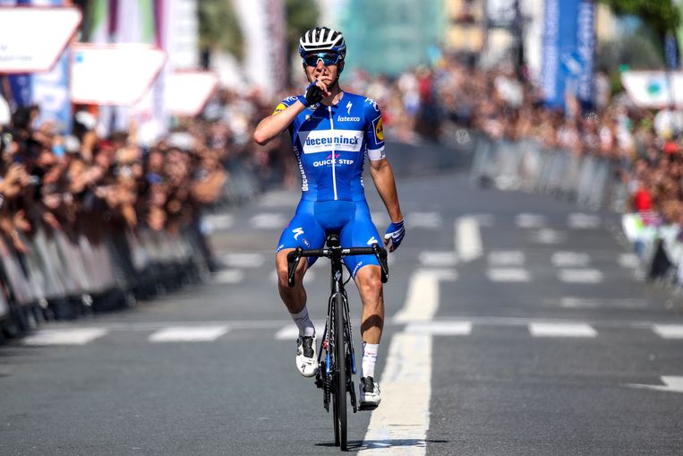 Evenepoel bij z'n triomf in San Sebastian. Beeld Photo News