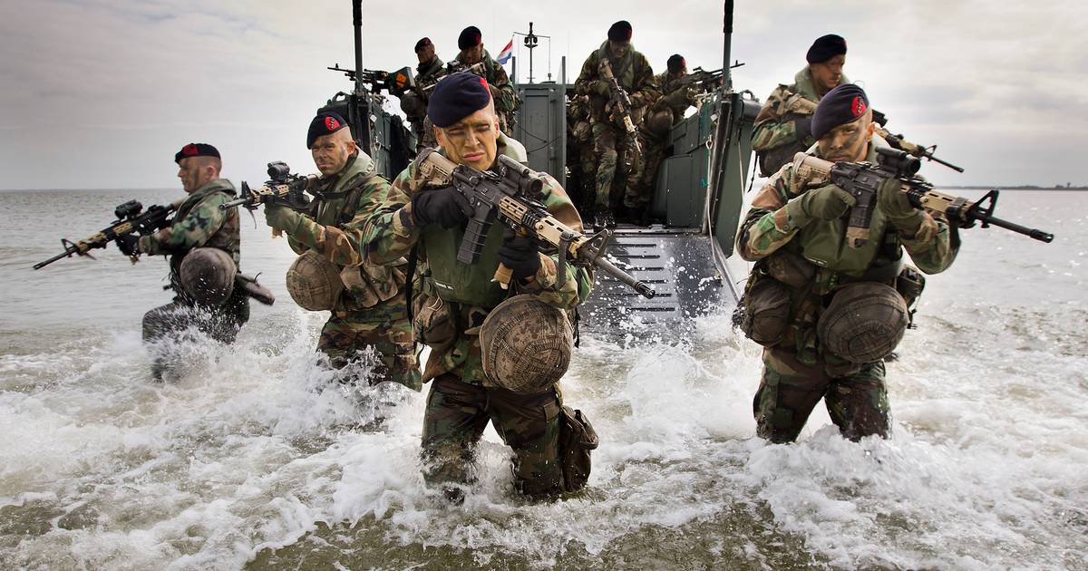 Geen mariniers op Voorne en Goeree, wel op de Maasvlakte? Wat vind jij?