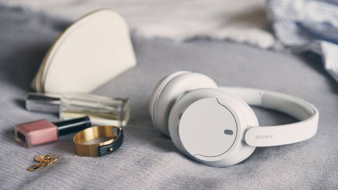 REVIEW. Met de Sony WH-CH720N kan je je bijna afsluiten van de wereld zonder je blauw te betalen