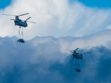 Laagvliegende Chinooks boven Twente