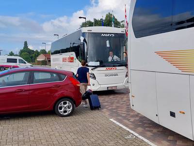Bij gebrek aan treinen moeten Oudenbossche reizigers wekenlang de bus pakken: 'Nou, lekkere timing’