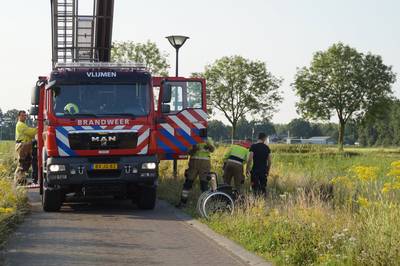 Vrouw belandt in water in Vlijmen, brandweer rukt met spoed uit