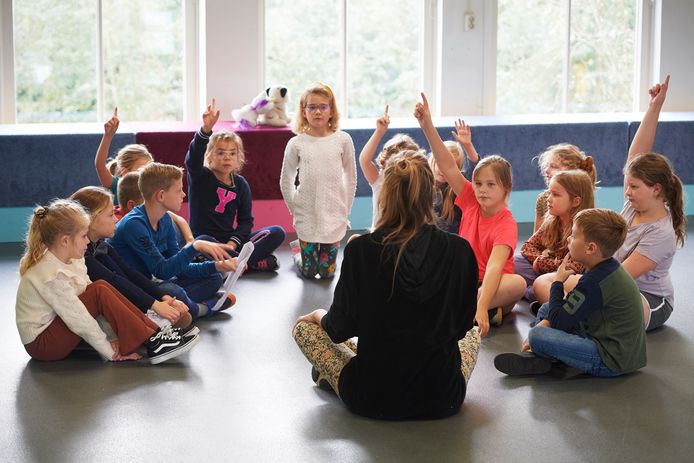 Kinderen in theaterhuis Joris in Heesch.