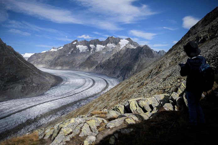De Aletschgletsjer, een gletsjer in de Alpen in Zwitserland, zal wellicht volledig verdwijnen aan het einde van deze eeuw. Zo blijkt uit een studie van universiteit van Zürich.