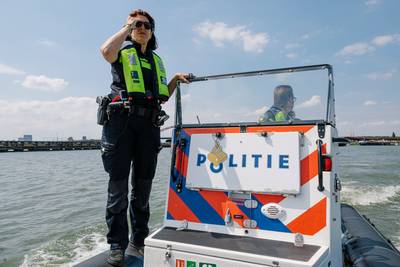 Politie controleert pleziervaart: Agressief wordt het op het water nooit